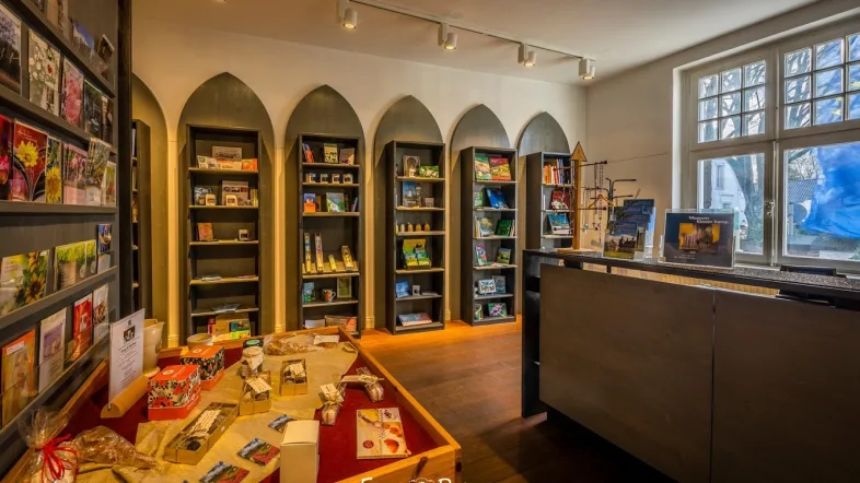 Innenansicht des Shops im Museum Kloster Kamp in Kamp-Lintfort.