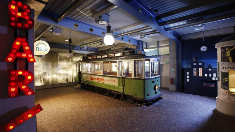 Ansicht einer Straßenbahn im Museum Strom und Leben Recklinghausen.